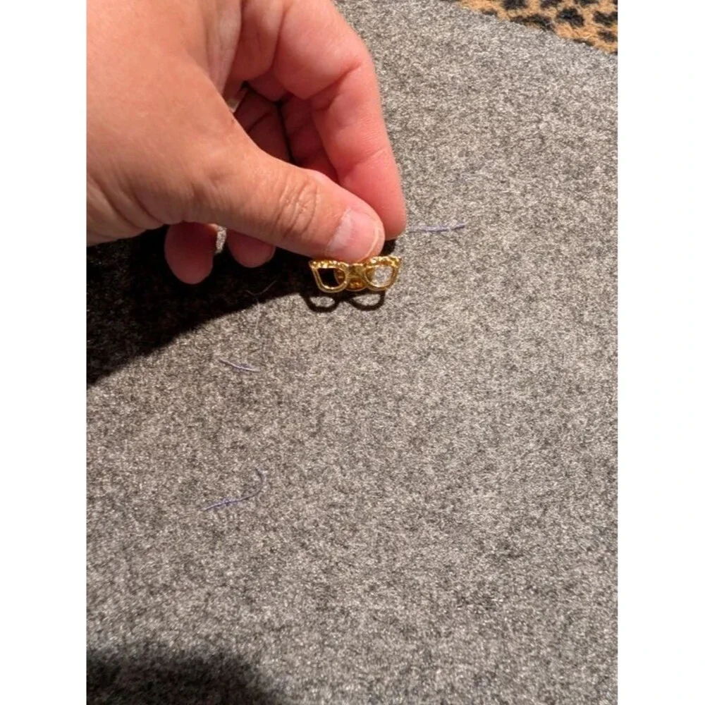 Glasses, pen or tie clip